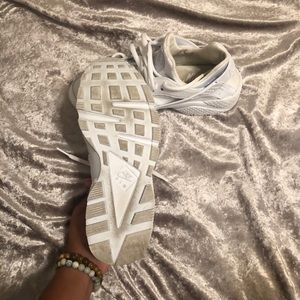 Nike Shoes - Nike Huaraches Nike Shoes - Nike Huaraches